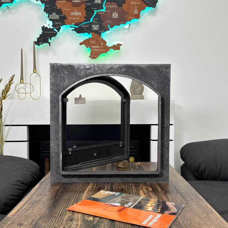 Дверцята чавунні для каміна/барбекю Iron Fire Cameron 480х475 мм з вогнетривким склом Robax