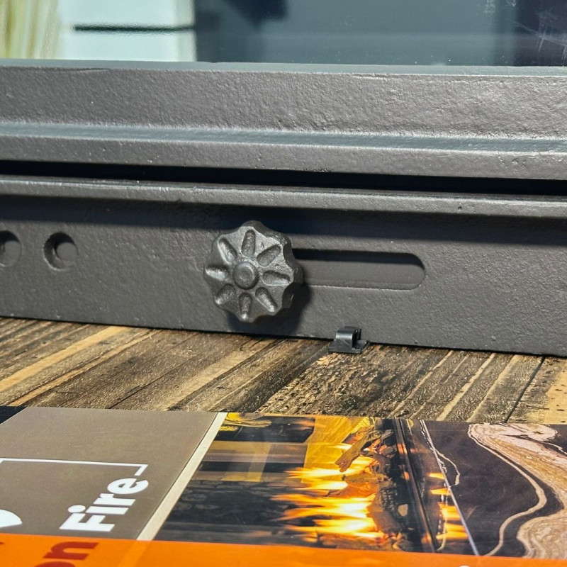 Комплект дверцят чавунні для каміна/барбекю Iron Fire Neil 575х495 мм з вогнетривким склом Robax + піддувальна Style 50 315х165 мм