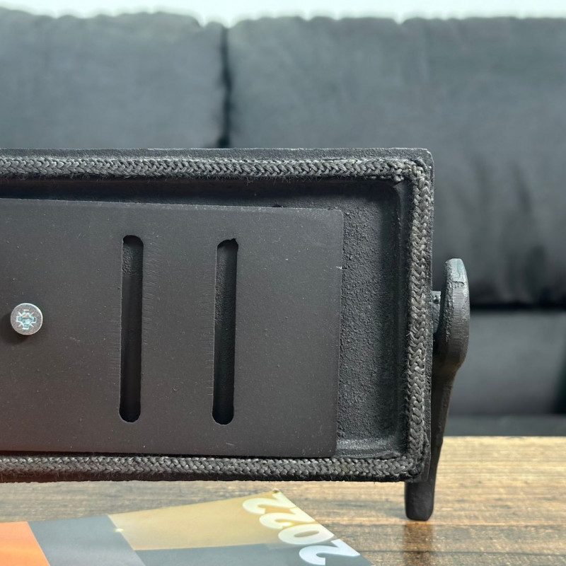 Комплект дверцят чавунні для каміна/барбекю Iron Fire Sandra 575х475 мм з вогнетривким склом Robax + піддувальна Style 35 315х180 мм